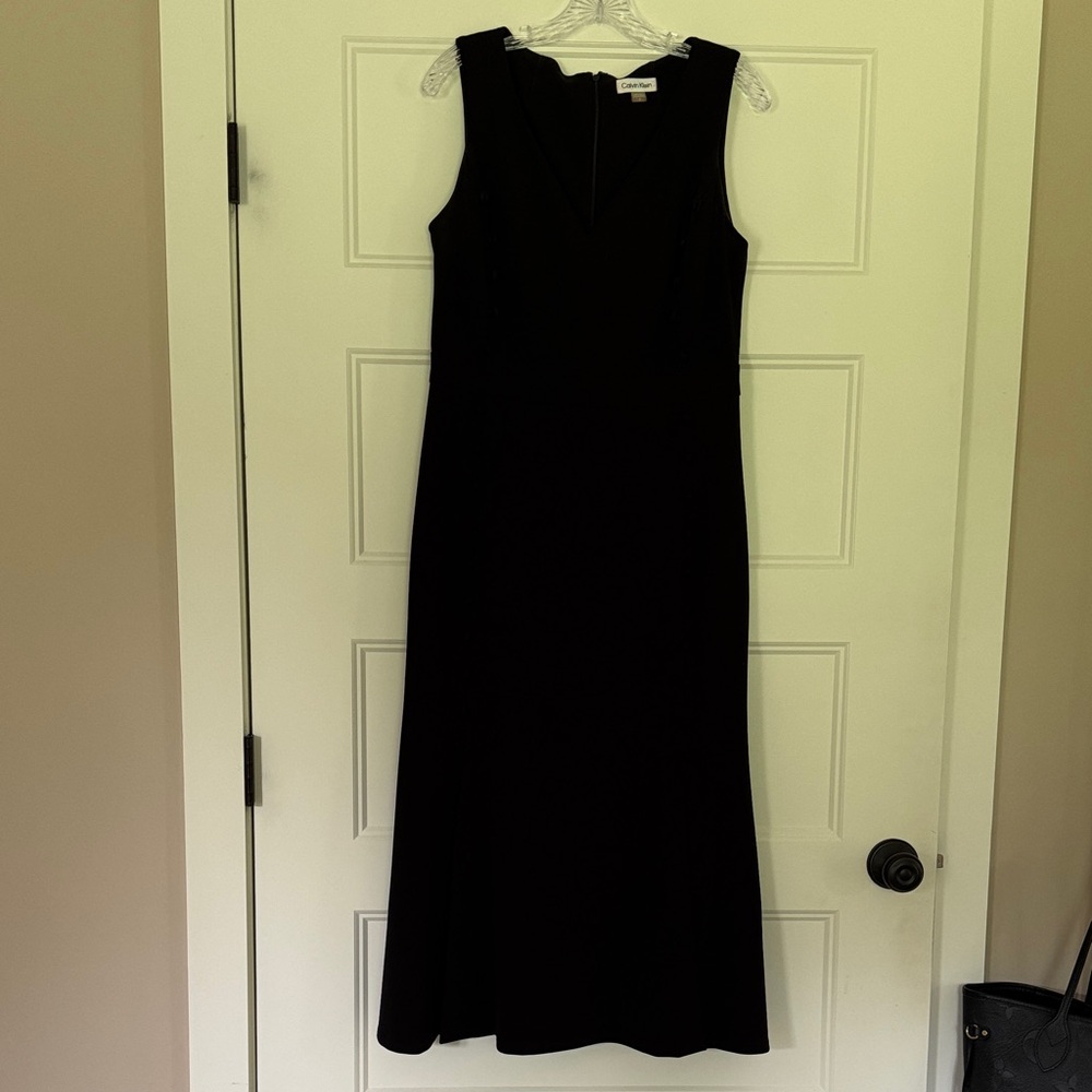 Calvin Klein Black V-Neck Sleeveless Maxi Dress